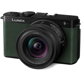 Câmera Panasonic Lumix S9 Mirrorless com lente 18-40mm f/4.5-6.3 - Dark Olive