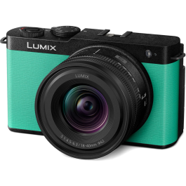 Câmera Panasonic Lumix S9 Mirrorless com lente 18-40mm f/4.5-6.3 - Mint Green