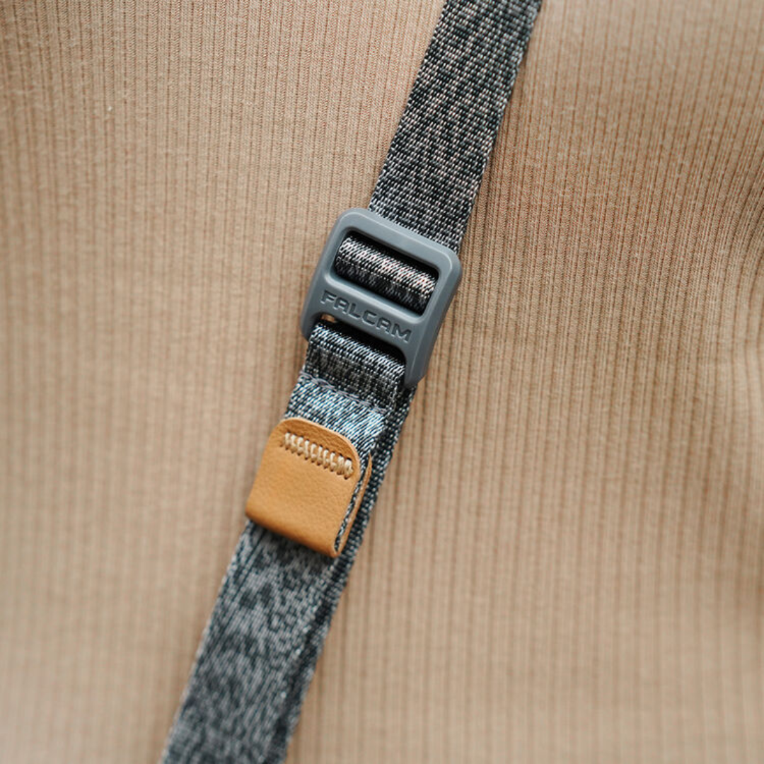 Alça de ombro Falcam com fivela magnética Lite Cinza (79cm a 140 cm)