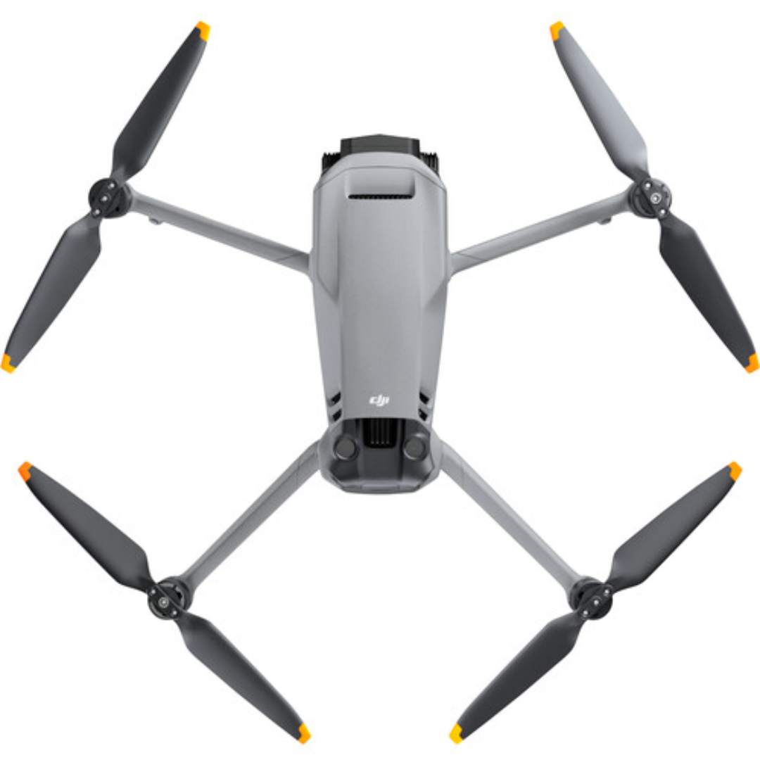 Drone DJI Mavic 3 Pro com Fly More Combo e DJI RC 
